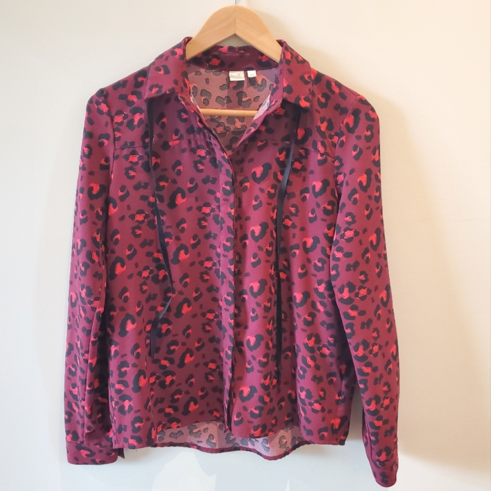 Twik (Simons) Leopard Print Red Button Up Shirt with Black Velvet Tie (Small)
